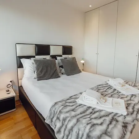 アパート Downtown Stylish With Garage By Vacationy ポルト