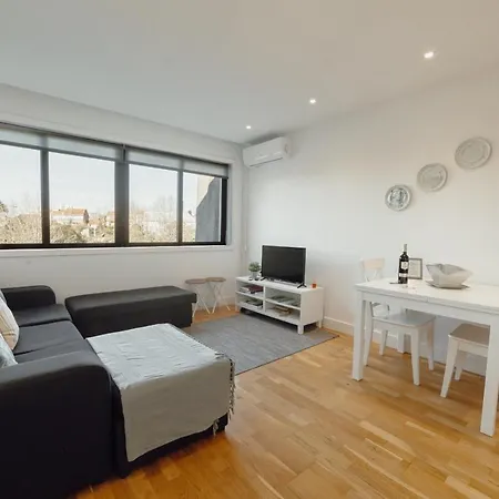 Downtown Stylish With Garage By Vacationy * Porto