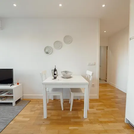 Downtown Stylish With Garage By Vacationy Apartmán