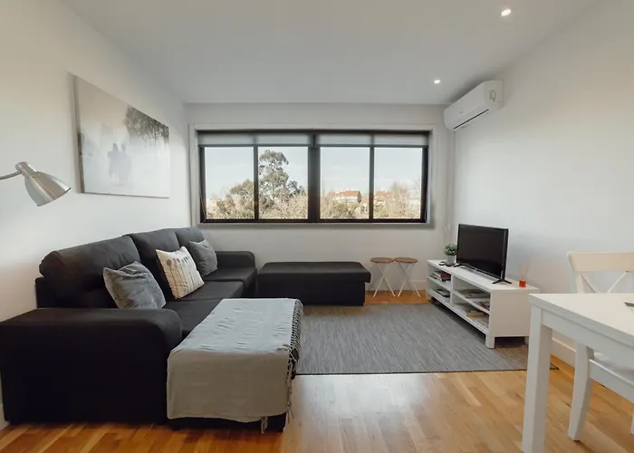 Downtown Stylish With Garage By Vacationy Porto