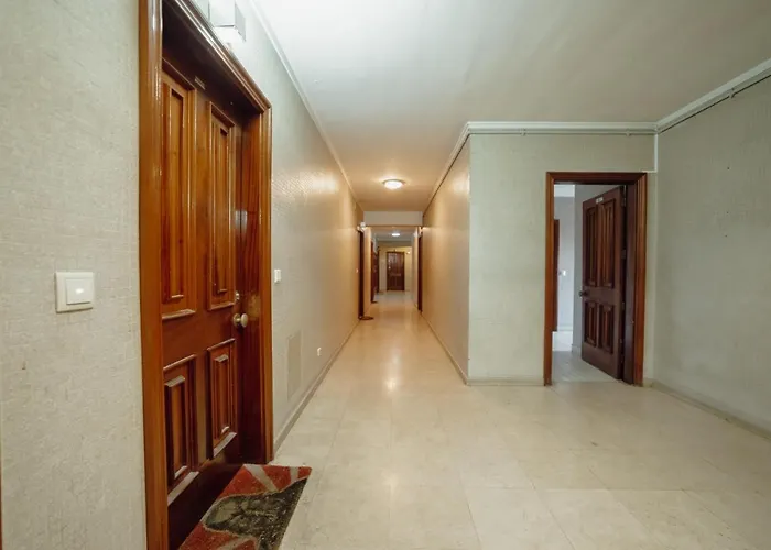 Downtown Stylish With Garage By Vacationy