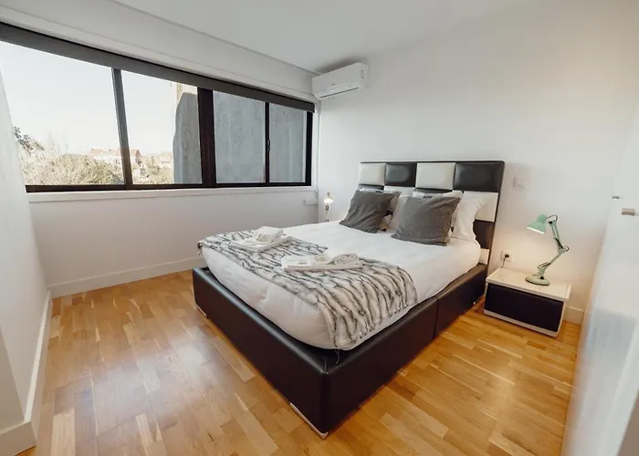 Downtown Stylish With Garage By Vacationy Porto