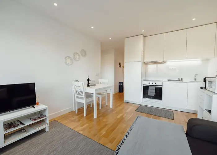 Downtown Stylish With Garage By Vacationy Apartament Porto