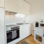 Downtown Stylish With Garage By Vacationy Lägenhet *